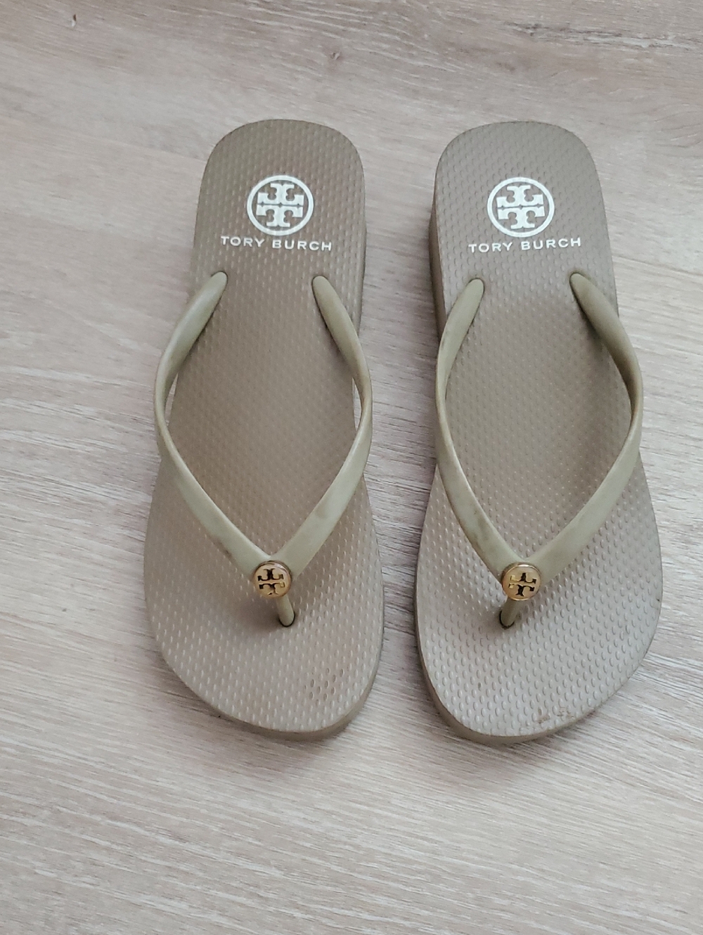 Tory Burch Neutral Tan Rubber wedge flip flops Sandals Sz7
